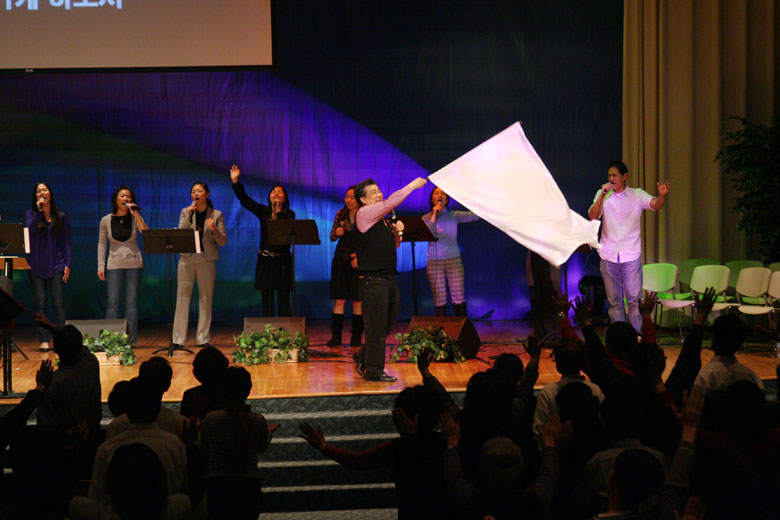 011109-worship (28).jpg